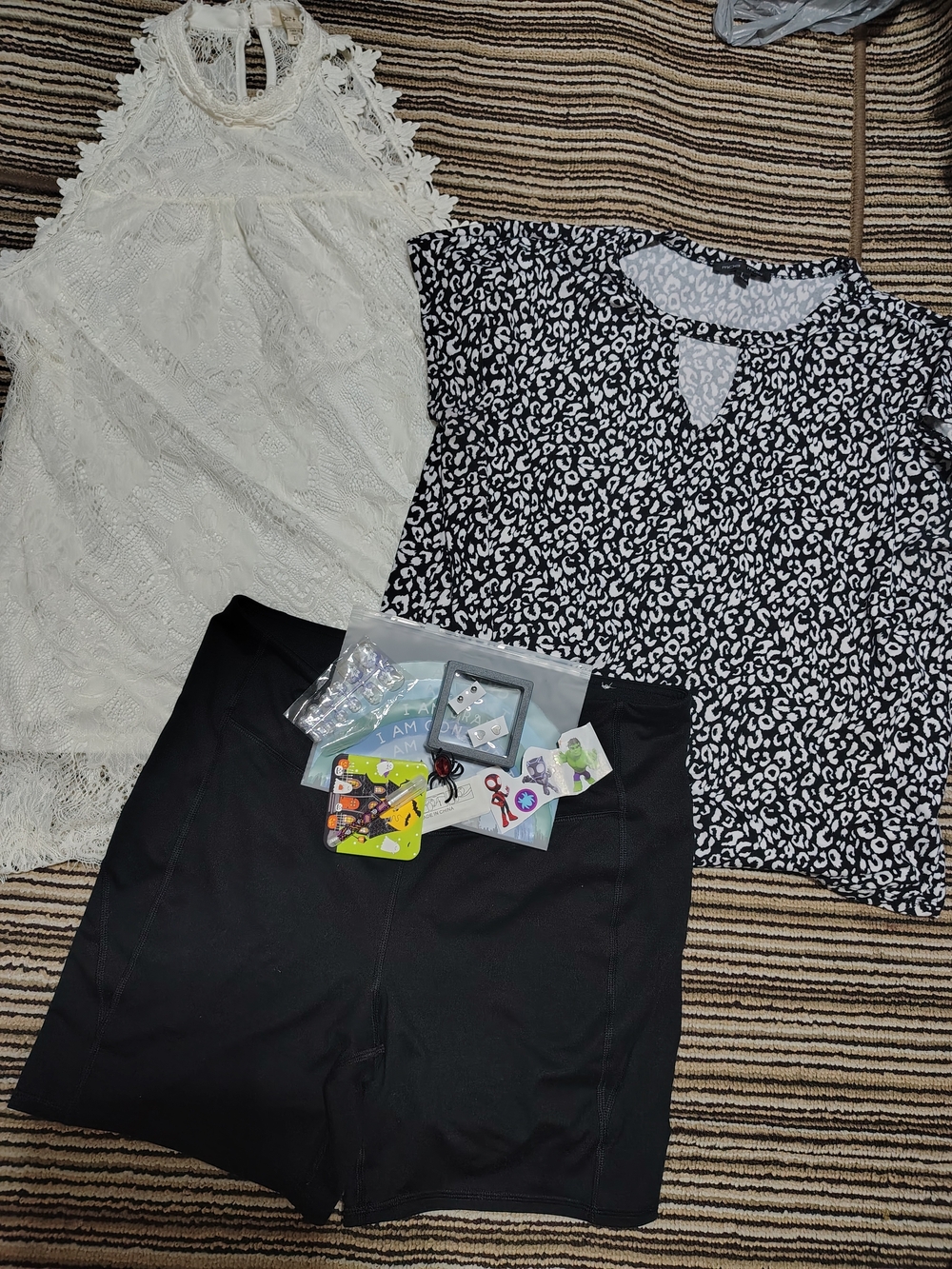 #0260 Maurices/ Black & White Leopard Print